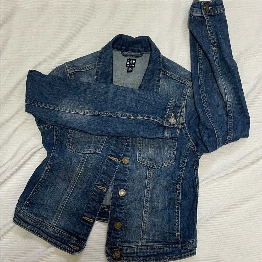 GAP Blue Jean Jacket Medium Wash Classic Style